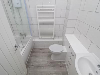 BATHROOM/W.C.
